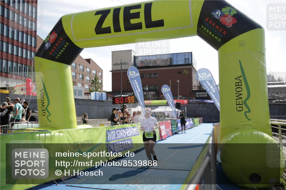 10.08.2025 - GEWOBA Citytriathlon Bremen H.Heesch http://msf.ph/oto/8539888 10.08.2025 16:01:55 Ziel 391 meine-sportfotos.de
