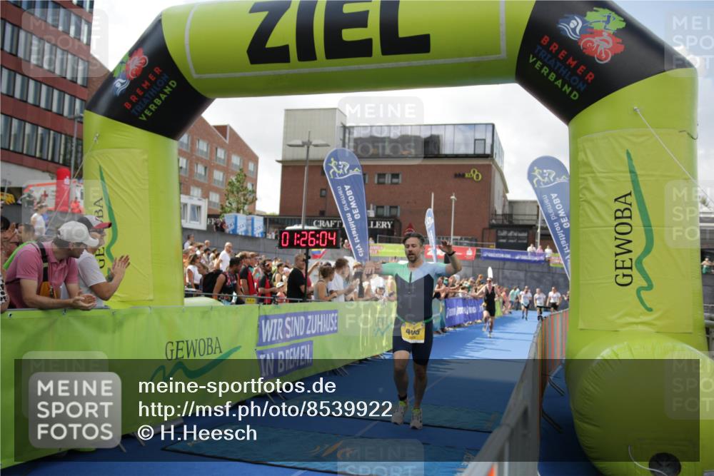 10.08.2025 - GEWOBA Citytriathlon Bremen H.Heesch http://msf.ph/oto/8539922 10.08.2025 11:29:41 Ziel  meine-sportfotos.de