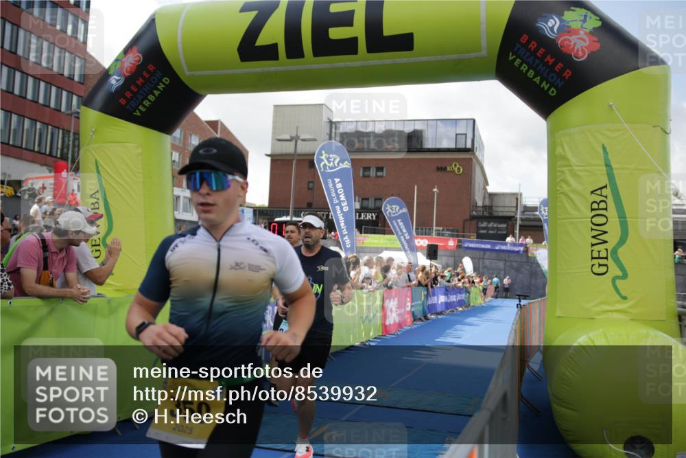 10.08.2025 - GEWOBA Citytriathlon Bremen H.Heesch http://msf.ph/oto/8539932 10.08.2025 11:29:54 Ziel 119, 185, 241, 350, 380, 404, 405 meine-sportfotos.de