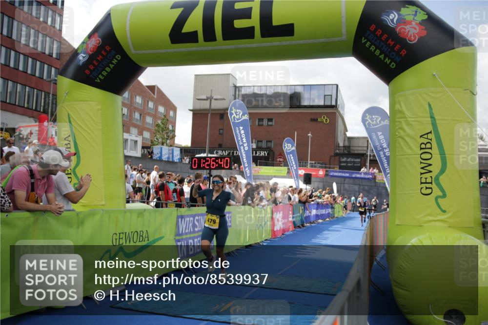 10.08.2025 - GEWOBA Citytriathlon Bremen H.Heesch http://msf.ph/oto/8539937 10.08.2025 11:30:16 Ziel 377, 393, 479, 508 meine-sportfotos.de