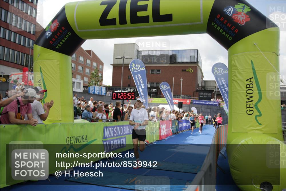 10.08.2025 - GEWOBA Citytriathlon Bremen H.Heesch http://msf.ph/oto/8539942 10.08.2025 11:30:31 Ziel 83, 131, 390, 433 meine-sportfotos.de