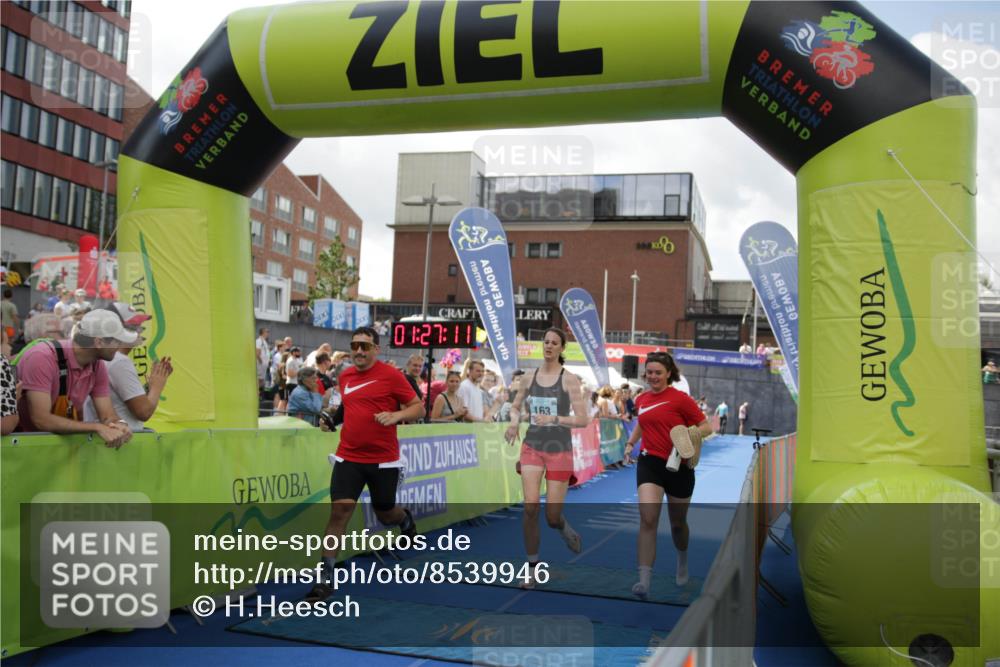 10.08.2025 - GEWOBA Citytriathlon Bremen H.Heesch http://msf.ph/oto/8539946 10.08.2025 11:30:47 Ziel 97, 163, 371, 408 meine-sportfotos.de