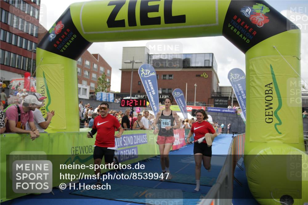 10.08.2025 - GEWOBA Citytriathlon Bremen H.Heesch http://msf.ph/oto/8539947 10.08.2025 11:30:47 Ziel 97, 163, 371, 408 meine-sportfotos.de