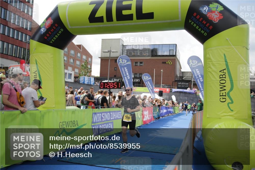 10.08.2025 - GEWOBA Citytriathlon Bremen H.Heesch http://msf.ph/oto/8539955 10.08.2025 11:32:28 Ziel 215, 356, 397 meine-sportfotos.de