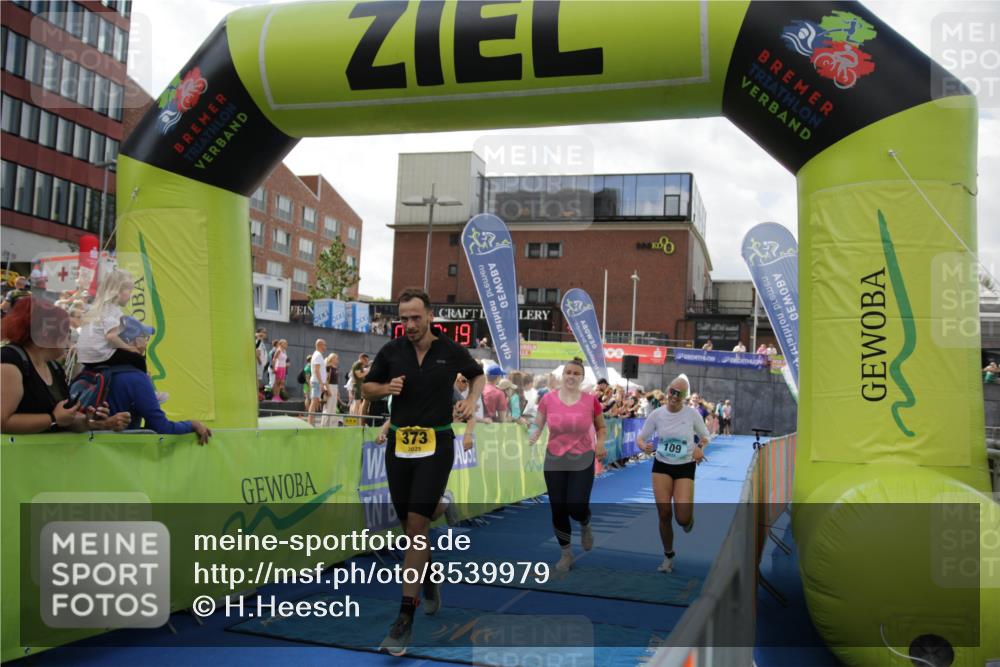 10.08.2025 - GEWOBA Citytriathlon Bremen H.Heesch http://msf.ph/oto/8539979 10.08.2025 11:35:55 Ziel 115, 125, 207, 247, 382 meine-sportfotos.de