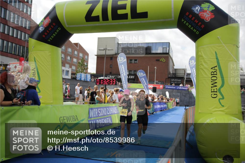 10.08.2025 - GEWOBA Citytriathlon Bremen H.Heesch http://msf.ph/oto/8539986 10.08.2025 11:36:10 Ziel 418, 443, 452, 485 meine-sportfotos.de