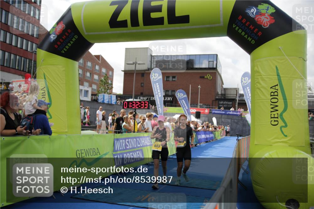 10.08.2025 - GEWOBA Citytriathlon Bremen H.Heesch http://msf.ph/oto/8539987 10.08.2025 11:36:10 Ziel 418, 443, 452, 485 meine-sportfotos.de
