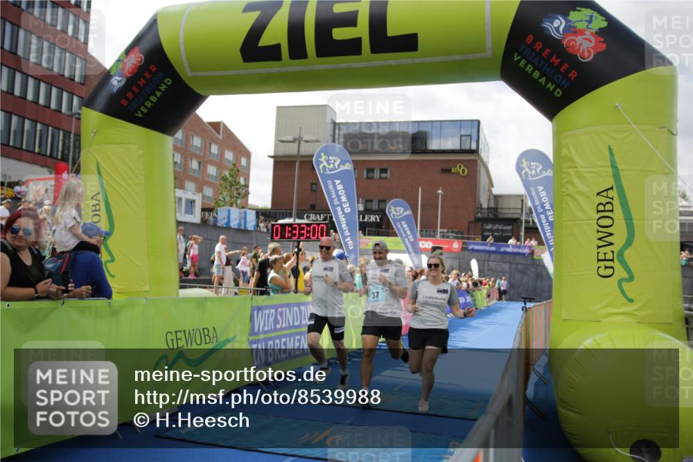 10.08.2025 - GEWOBA Citytriathlon Bremen H.Heesch http://msf.ph/oto/8539988 10.08.2025 11:36:38 Ziel 219 meine-sportfotos.de