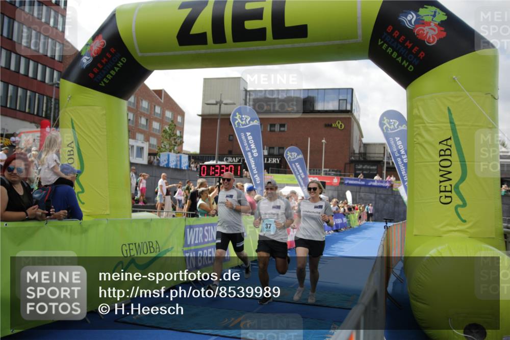 10.08.2025 - GEWOBA Citytriathlon Bremen H.Heesch http://msf.ph/oto/8539989 10.08.2025 11:36:38 Ziel 219 meine-sportfotos.de
