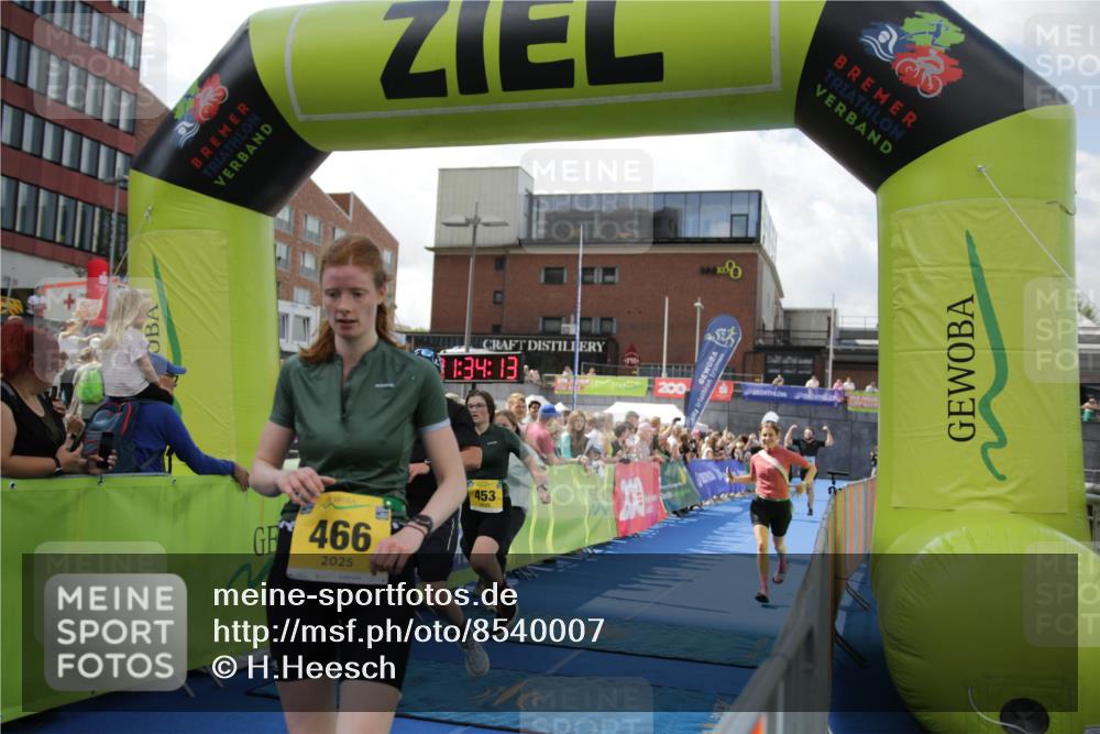10.08.2025 - GEWOBA Citytriathlon Bremen H.Heesch http://msf.ph/oto/8540007 10.08.2025 11:37:49 Ziel 89, 237, 453, 466, 492 meine-sportfotos.de
