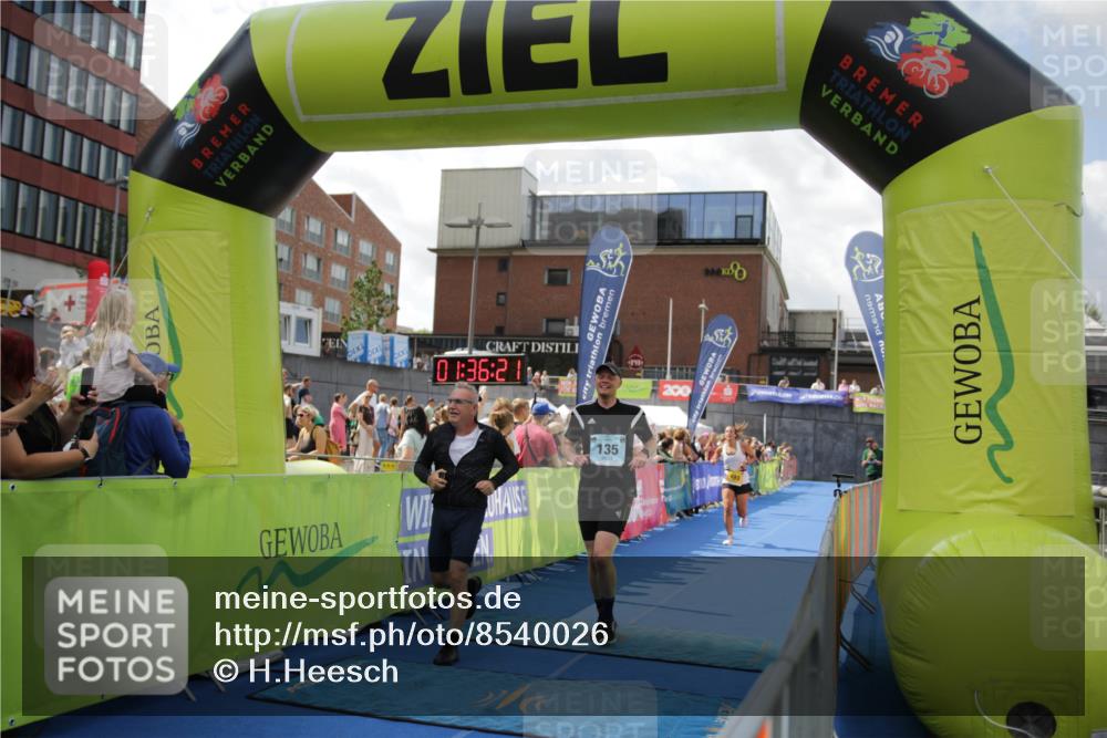 10.08.2025 - GEWOBA Citytriathlon Bremen H.Heesch http://msf.ph/oto/8540026 10.08.2025 11:39:57 Ziel 3, 87, 95, 135 meine-sportfotos.de