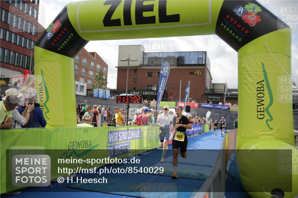 10.08.2025 - GEWOBA Citytriathlon Bremen H.Heesch http://msf.ph/oto/8540029 10.08.2025 11:40:39 Ziel 401 meine-sportfotos.de