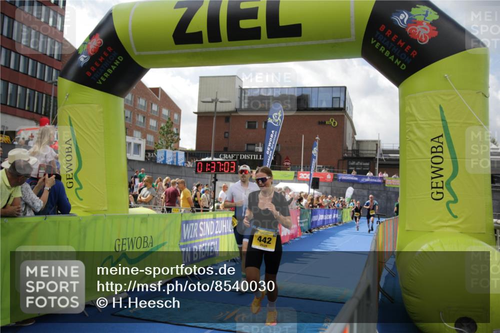 10.08.2025 - GEWOBA Citytriathlon Bremen H.Heesch http://msf.ph/oto/8540030 10.08.2025 11:40:39 Ziel 401 meine-sportfotos.de