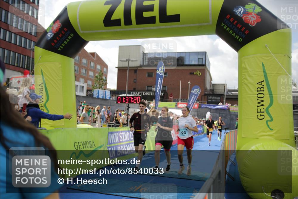 10.08.2025 - GEWOBA Citytriathlon Bremen H.Heesch http://msf.ph/oto/8540033 10.08.2025 11:40:56 Ziel 55, 223, 417, 498 meine-sportfotos.de