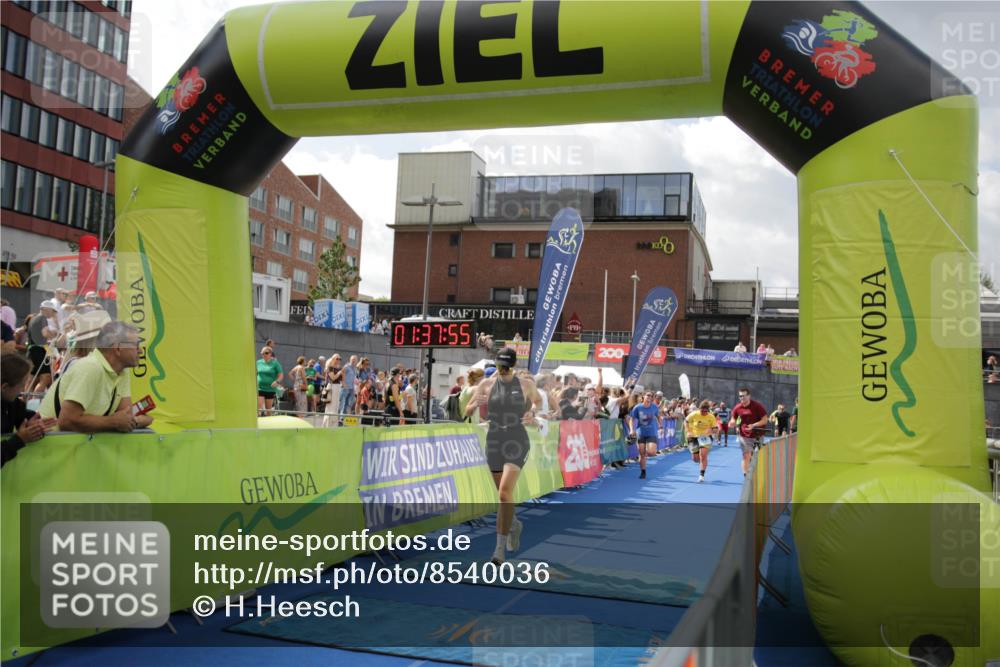 10.08.2025 - GEWOBA Citytriathlon Bremen H.Heesch http://msf.ph/oto/8540036 10.08.2025 11:41:32 Ziel 444 meine-sportfotos.de