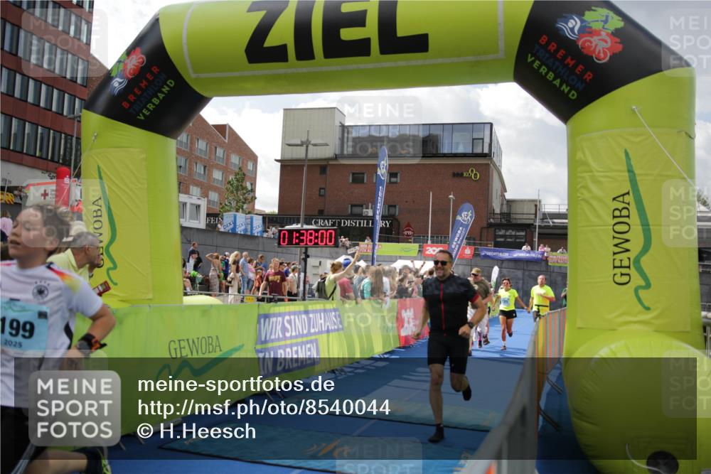 10.08.2025 - GEWOBA Citytriathlon Bremen H.Heesch http://msf.ph/oto/8540044 10.08.2025 11:41:38 Ziel 59, 444 meine-sportfotos.de
