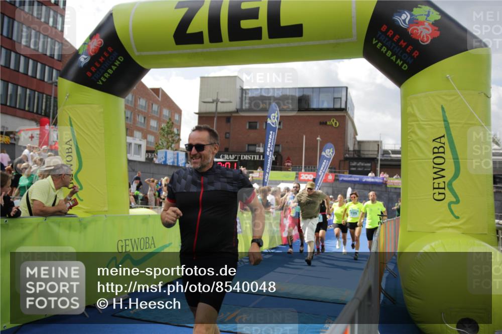 10.08.2025 - GEWOBA Citytriathlon Bremen H.Heesch http://msf.ph/oto/8540048 10.08.2025 11:41:38 Ziel 59, 444 meine-sportfotos.de