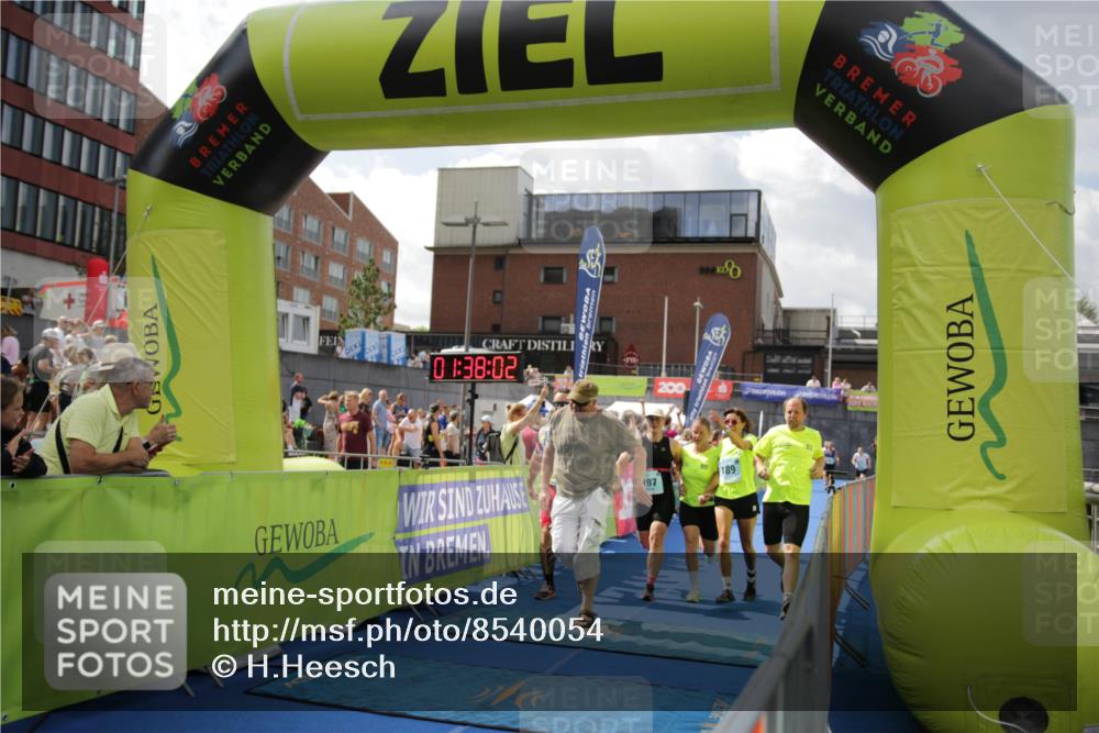 10.08.2025 - GEWOBA Citytriathlon Bremen H.Heesch http://msf.ph/oto/8540054 10.08.2025 11:41:39 Ziel 59, 189, 197, 444 meine-sportfotos.de