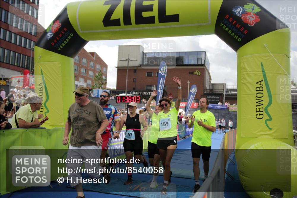 10.08.2025 - GEWOBA Citytriathlon Bremen H.Heesch http://msf.ph/oto/8540058 10.08.2025 11:41:40 Ziel 59, 189, 197, 444 meine-sportfotos.de
