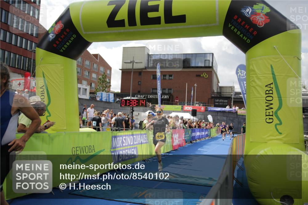 10.08.2025 - GEWOBA Citytriathlon Bremen H.Heesch http://msf.ph/oto/8540102 10.08.2025 11:41:51 Ziel 15, 189, 191, 197, 440 meine-sportfotos.de