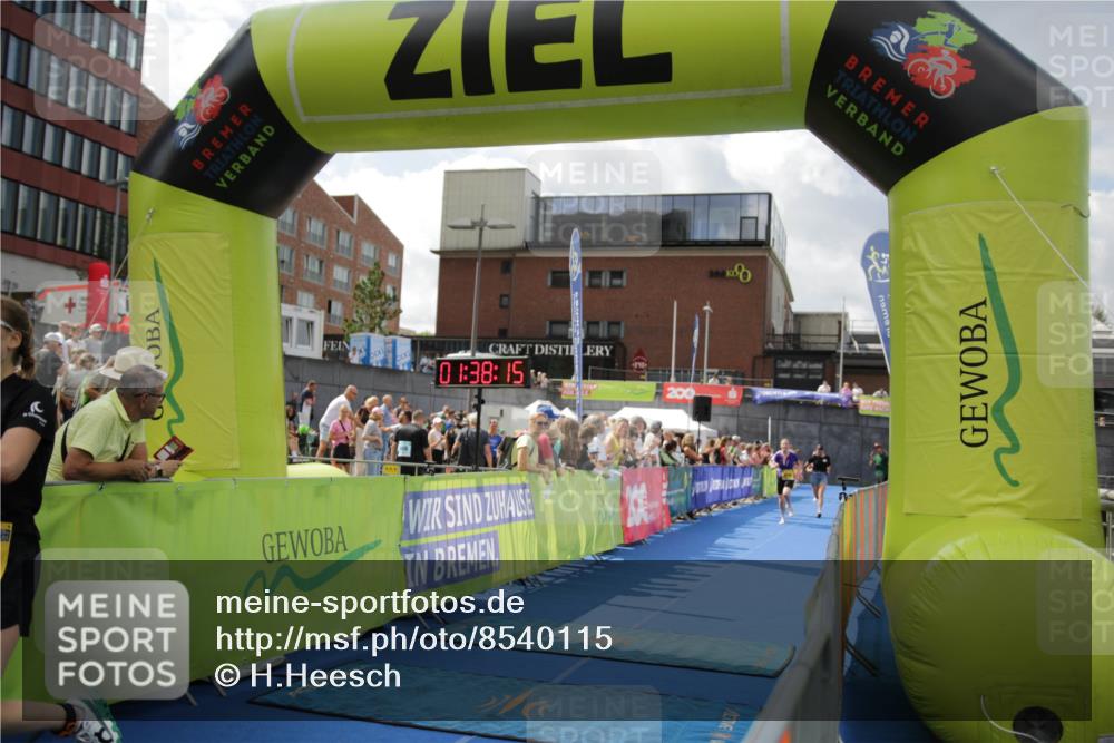 10.08.2025 - GEWOBA Citytriathlon Bremen H.Heesch http://msf.ph/oto/8540115 10.08.2025 11:41:53 Ziel 15, 191, 440 meine-sportfotos.de