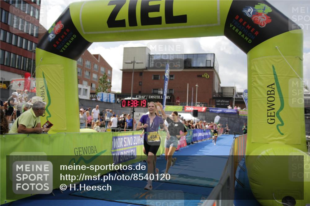 10.08.2025 - GEWOBA Citytriathlon Bremen H.Heesch http://msf.ph/oto/8540120 10.08.2025 11:41:56 Ziel 191, 440, 451, 456 meine-sportfotos.de