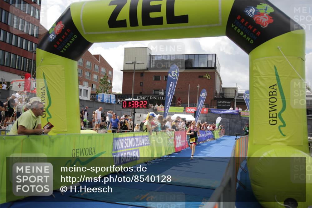 10.08.2025 - GEWOBA Citytriathlon Bremen H.Heesch http://msf.ph/oto/8540128 10.08.2025 11:41:59 Ziel 191, 440, 451, 456 meine-sportfotos.de