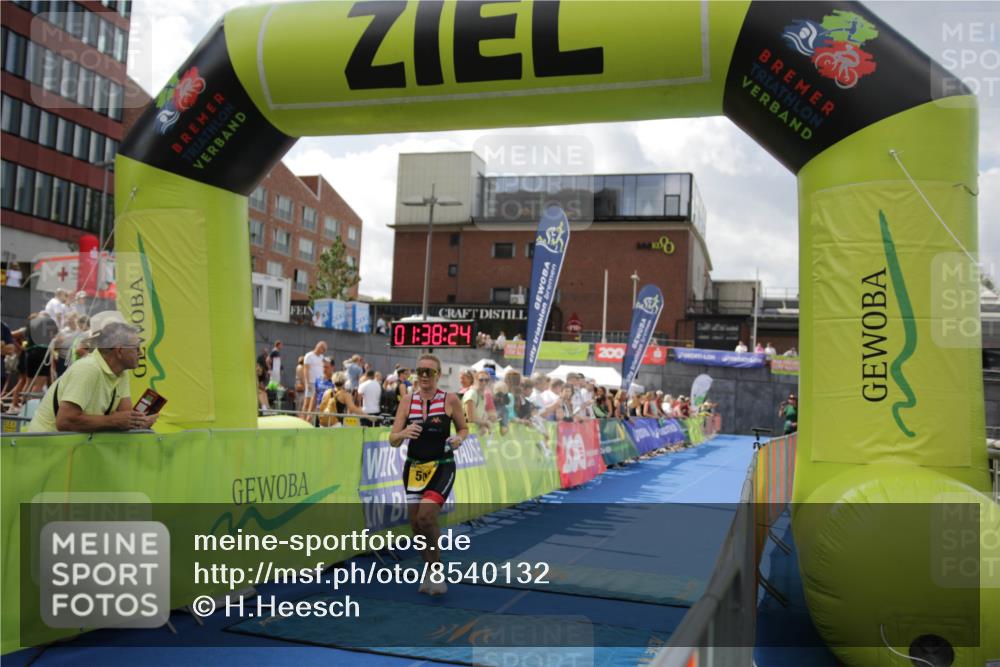10.08.2025 - GEWOBA Citytriathlon Bremen H.Heesch http://msf.ph/oto/8540132 10.08.2025 11:42:01 Ziel 191, 440, 451, 456, 501 meine-sportfotos.de