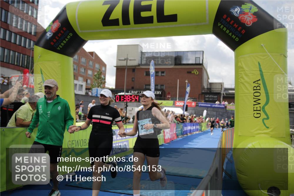 10.08.2025 - GEWOBA Citytriathlon Bremen H.Heesch http://msf.ph/oto/8540153 10.08.2025 11:42:31 Ziel 235, 476 meine-sportfotos.de