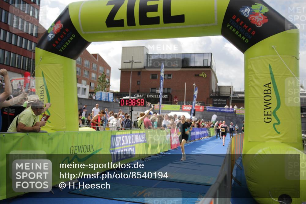 10.08.2025 - GEWOBA Citytriathlon Bremen H.Heesch http://msf.ph/oto/8540194 10.08.2025 11:42:35 Ziel 235, 476 meine-sportfotos.de