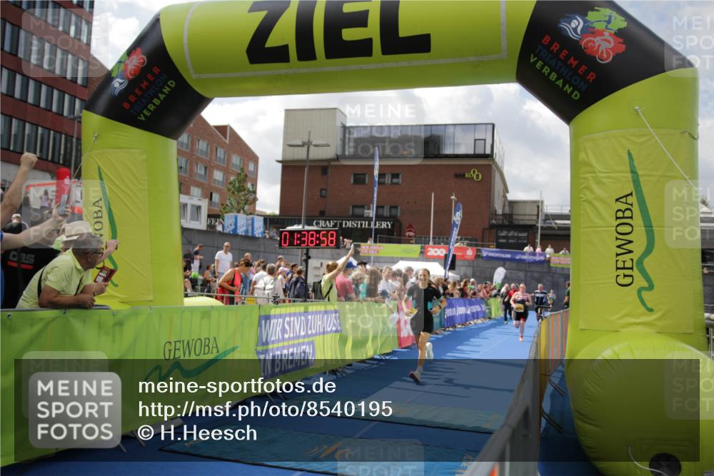 10.08.2025 - GEWOBA Citytriathlon Bremen H.Heesch http://msf.ph/oto/8540195 10.08.2025 11:42:35 Ziel 235, 476 meine-sportfotos.de