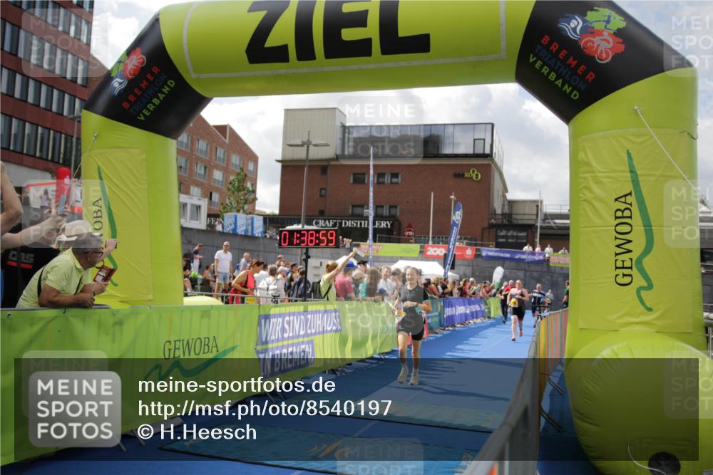 10.08.2025 - GEWOBA Citytriathlon Bremen H.Heesch http://msf.ph/oto/8540197 10.08.2025 11:42:36 Ziel 235, 476 meine-sportfotos.de