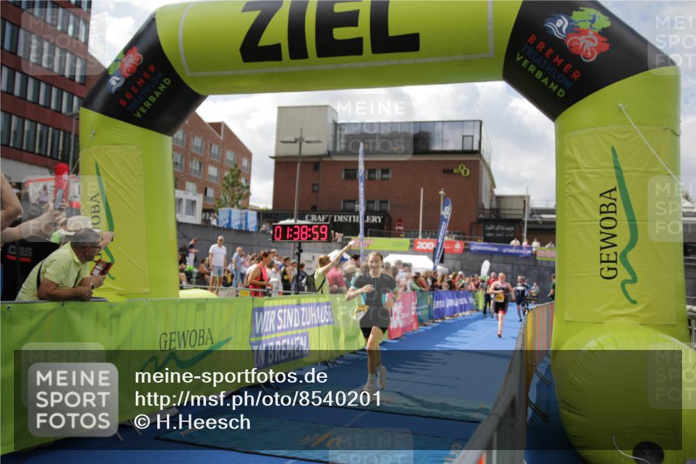 10.08.2025 - GEWOBA Citytriathlon Bremen H.Heesch http://msf.ph/oto/8540201 10.08.2025 11:42:36 Ziel 235, 476 meine-sportfotos.de