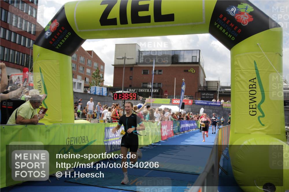 10.08.2025 - GEWOBA Citytriathlon Bremen H.Heesch http://msf.ph/oto/8540206 10.08.2025 11:42:36 Ziel 235, 476 meine-sportfotos.de