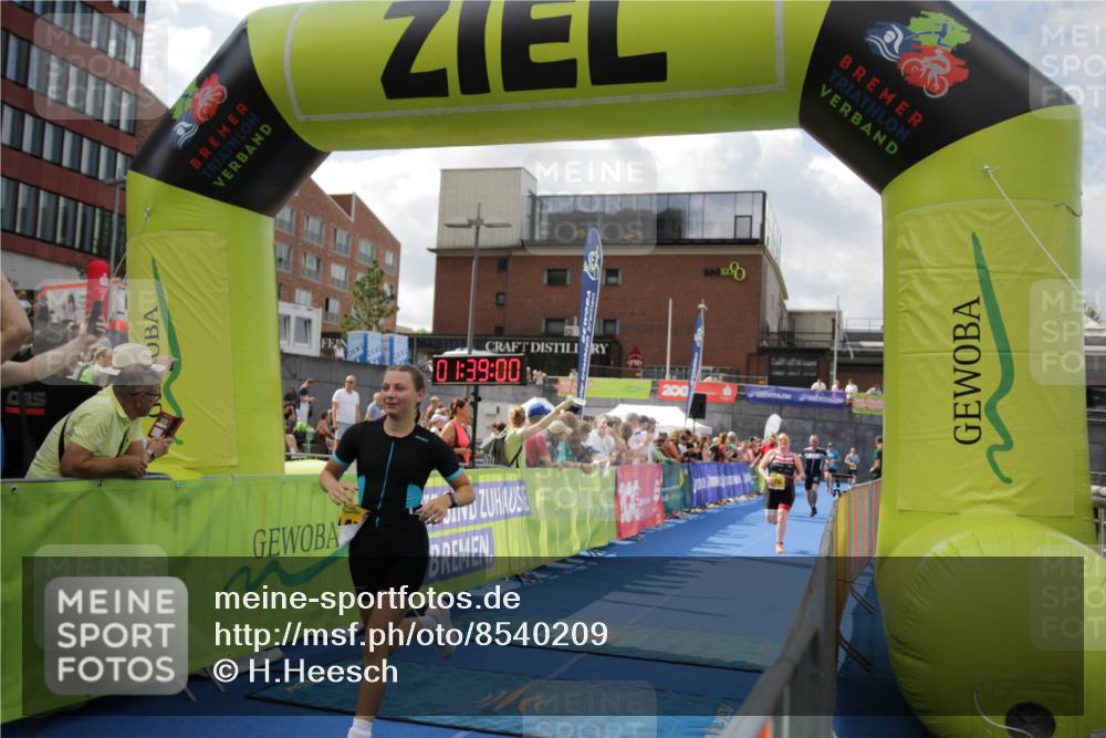 10.08.2025 - GEWOBA Citytriathlon Bremen H.Heesch http://msf.ph/oto/8540209 10.08.2025 11:42:37 Ziel 235, 447, 476 meine-sportfotos.de