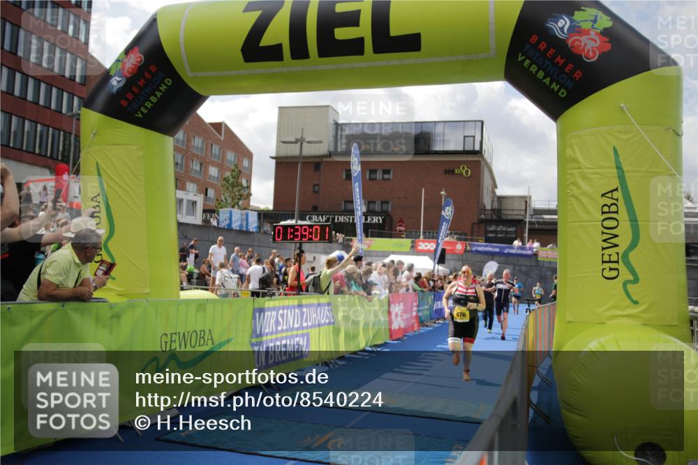 10.08.2025 - GEWOBA Citytriathlon Bremen H.Heesch http://msf.ph/oto/8540224 10.08.2025 11:42:38 Ziel 235, 447, 476 meine-sportfotos.de