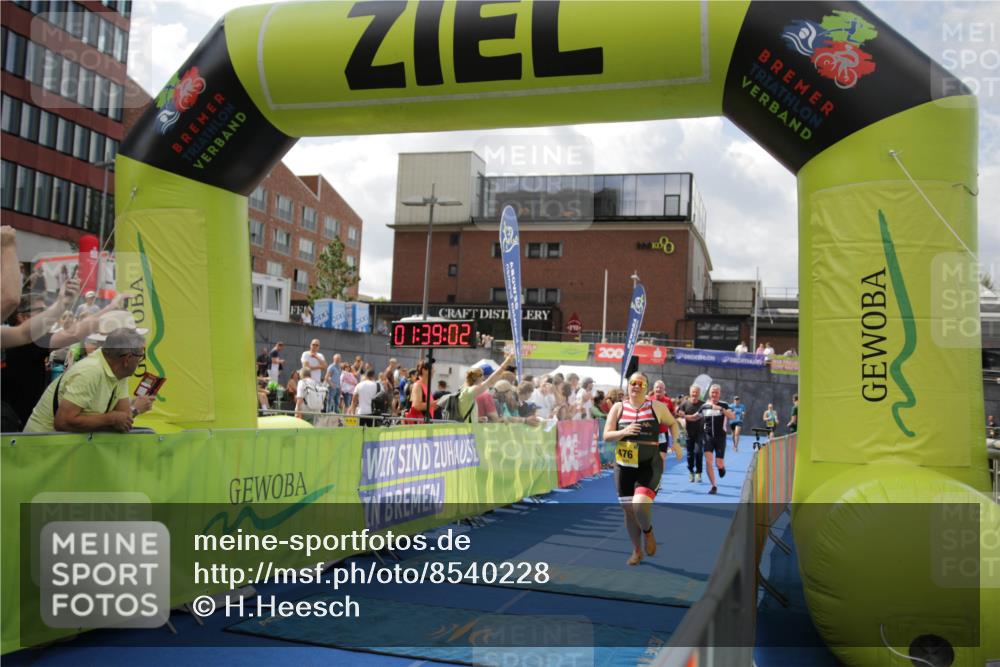 10.08.2025 - GEWOBA Citytriathlon Bremen H.Heesch http://msf.ph/oto/8540228 10.08.2025 11:42:39 Ziel 235, 447, 476 meine-sportfotos.de