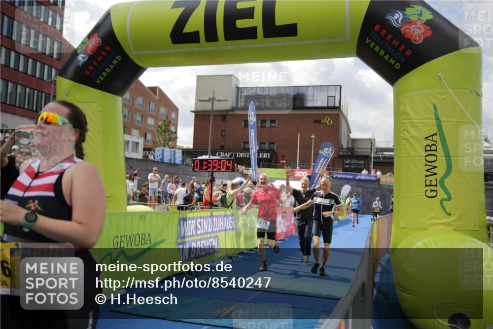 10.08.2025 - GEWOBA Citytriathlon Bremen H.Heesch http://msf.ph/oto/8540247 10.08.2025 11:42:41 Ziel 139, 235, 447, 476 meine-sportfotos.de