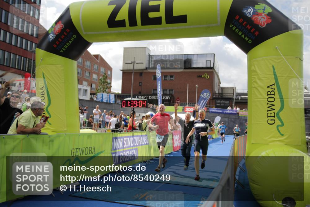 10.08.2025 - GEWOBA Citytriathlon Bremen H.Heesch http://msf.ph/oto/8540249 10.08.2025 11:42:41 Ziel 139, 235, 447, 476 meine-sportfotos.de