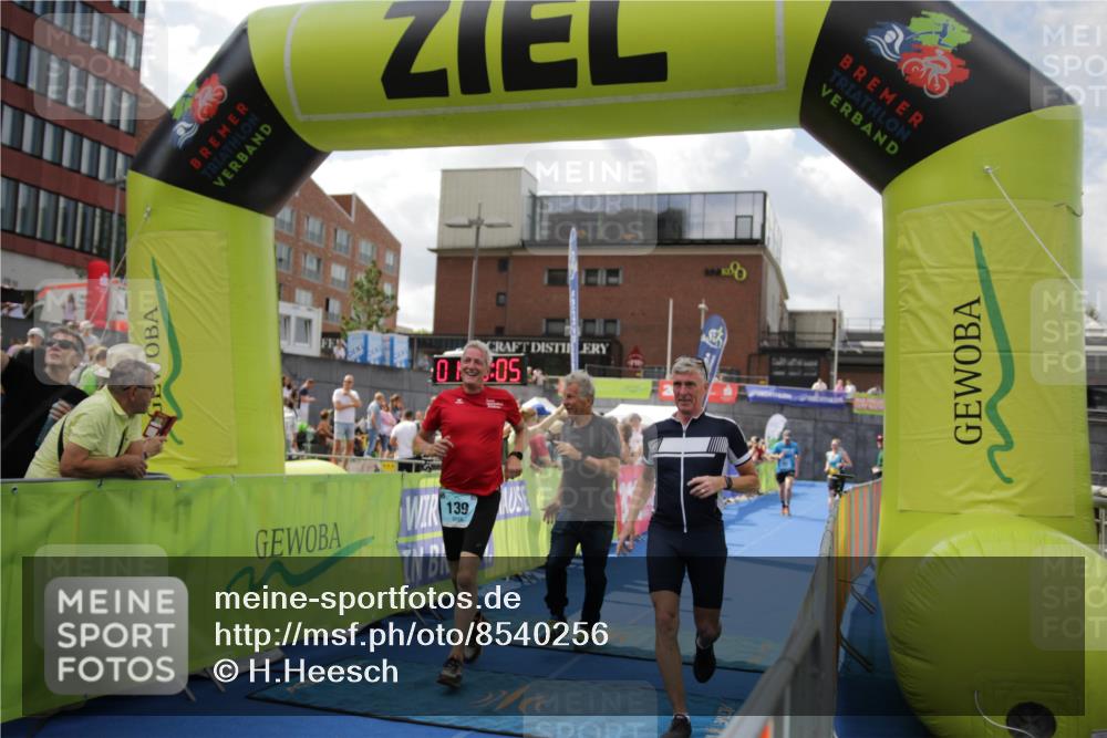 10.08.2025 - GEWOBA Citytriathlon Bremen H.Heesch http://msf.ph/oto/8540256 10.08.2025 11:42:42 Ziel 139, 235, 447, 476 meine-sportfotos.de
