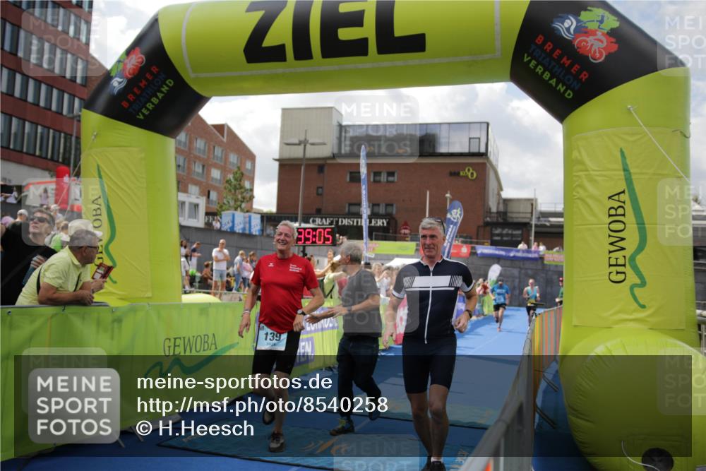 10.08.2025 - GEWOBA Citytriathlon Bremen H.Heesch http://msf.ph/oto/8540258 10.08.2025 11:42:42 Ziel 139, 235, 447, 476 meine-sportfotos.de