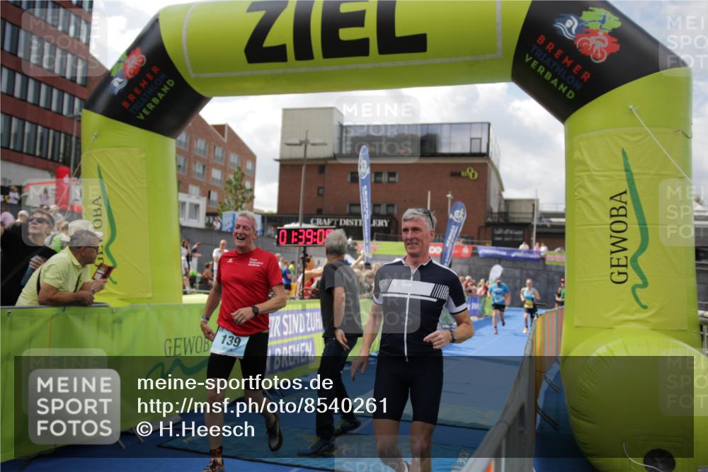 10.08.2025 - GEWOBA Citytriathlon Bremen H.Heesch http://msf.ph/oto/8540261 10.08.2025 11:42:42 Ziel 139, 235, 447, 476 meine-sportfotos.de
