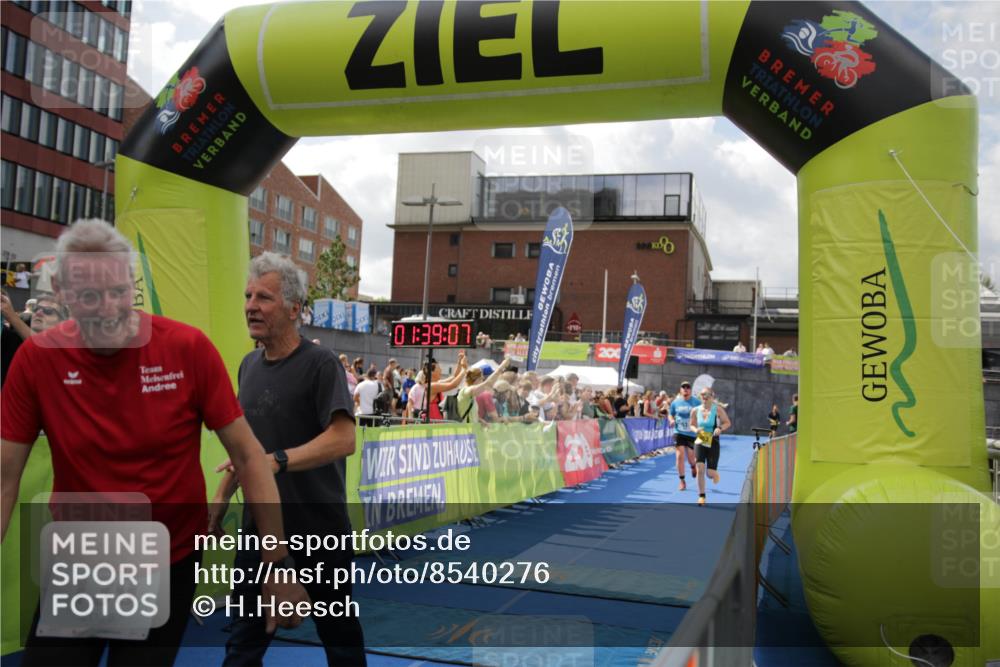 10.08.2025 - GEWOBA Citytriathlon Bremen H.Heesch http://msf.ph/oto/8540276 10.08.2025 11:42:44 Ziel 139, 447, 476 meine-sportfotos.de