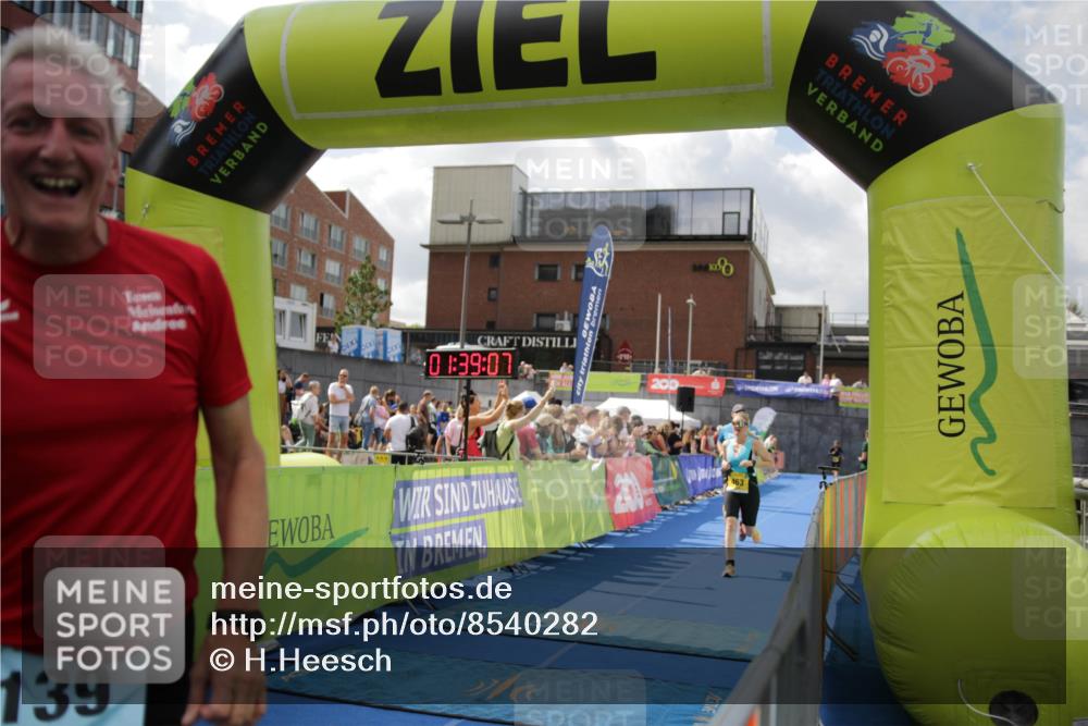 10.08.2025 - GEWOBA Citytriathlon Bremen H.Heesch http://msf.ph/oto/8540282 10.08.2025 11:42:44 Ziel 139, 447, 476 meine-sportfotos.de