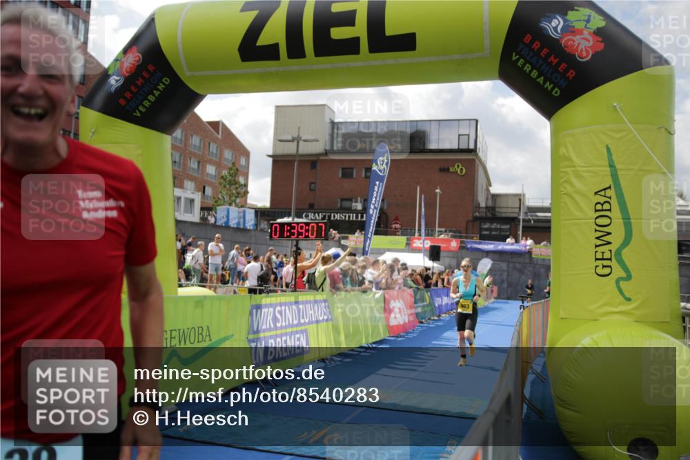 10.08.2025 - GEWOBA Citytriathlon Bremen H.Heesch http://msf.ph/oto/8540283 10.08.2025 11:42:44 Ziel 139, 447, 476 meine-sportfotos.de