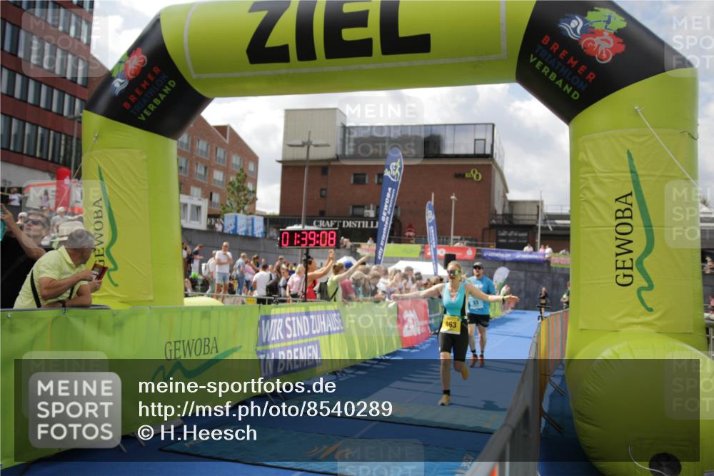 10.08.2025 - GEWOBA Citytriathlon Bremen H.Heesch http://msf.ph/oto/8540289 10.08.2025 11:42:45 Ziel 139, 447, 463 meine-sportfotos.de