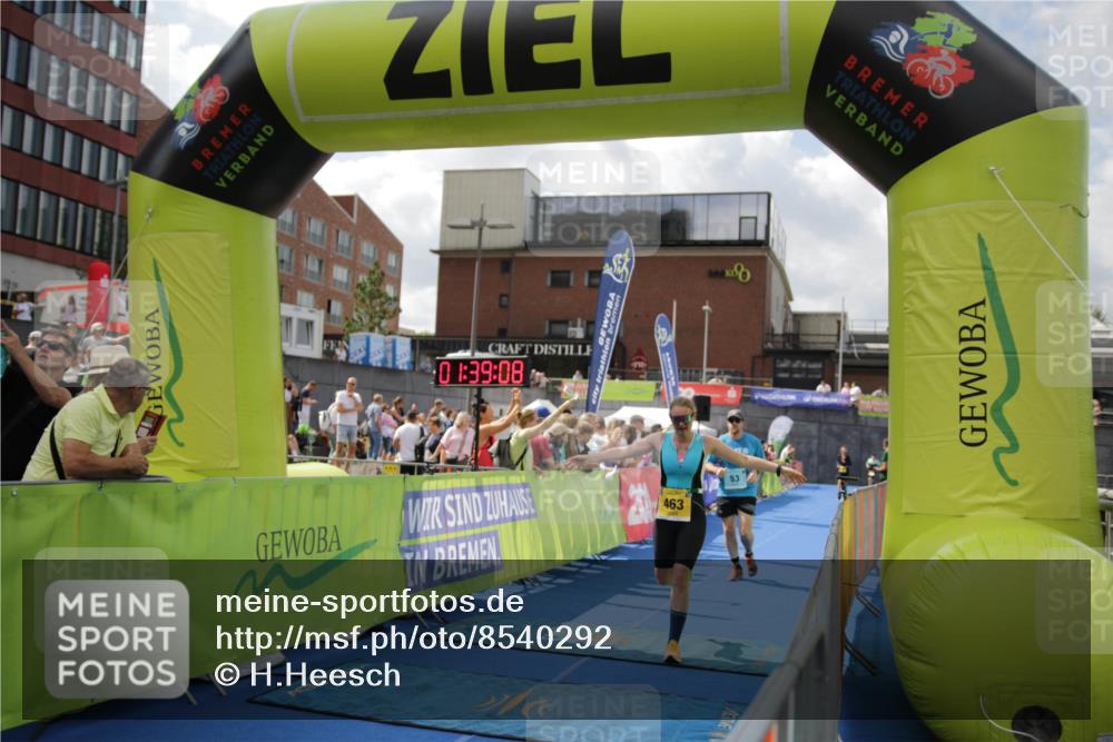 10.08.2025 - GEWOBA Citytriathlon Bremen H.Heesch http://msf.ph/oto/8540292 10.08.2025 11:42:45 Ziel 139, 447, 463 meine-sportfotos.de