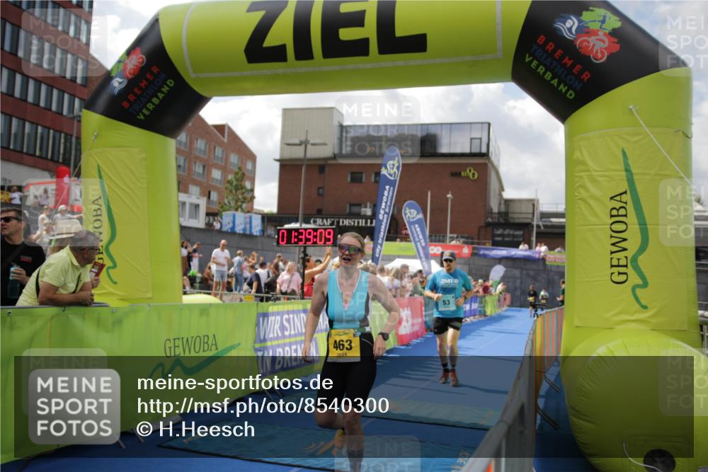 10.08.2025 - GEWOBA Citytriathlon Bremen H.Heesch http://msf.ph/oto/8540300 10.08.2025 11:42:46 Ziel 53, 139, 447, 463 meine-sportfotos.de