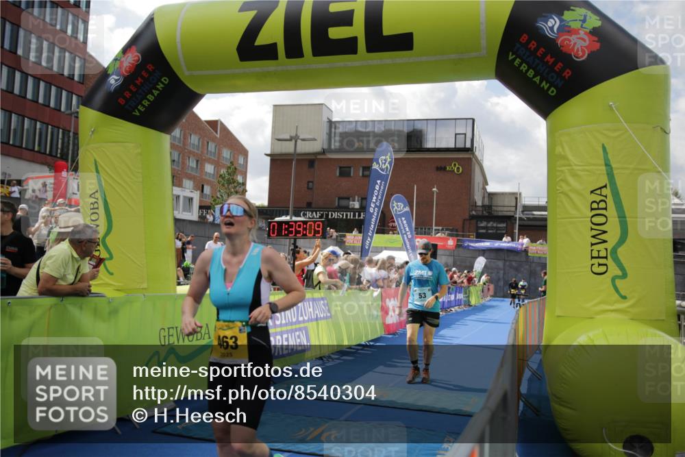 10.08.2025 - GEWOBA Citytriathlon Bremen H.Heesch http://msf.ph/oto/8540304 10.08.2025 11:42:46 Ziel 53, 139, 447, 463 meine-sportfotos.de