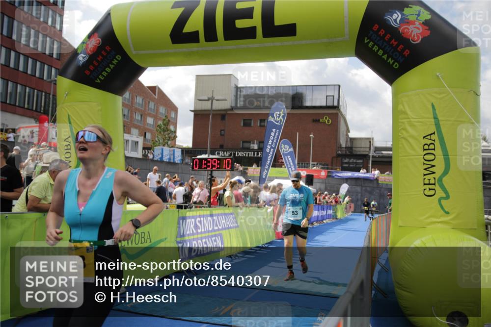 10.08.2025 - GEWOBA Citytriathlon Bremen H.Heesch http://msf.ph/oto/8540307 10.08.2025 11:42:47 Ziel 53, 139, 447, 463 meine-sportfotos.de